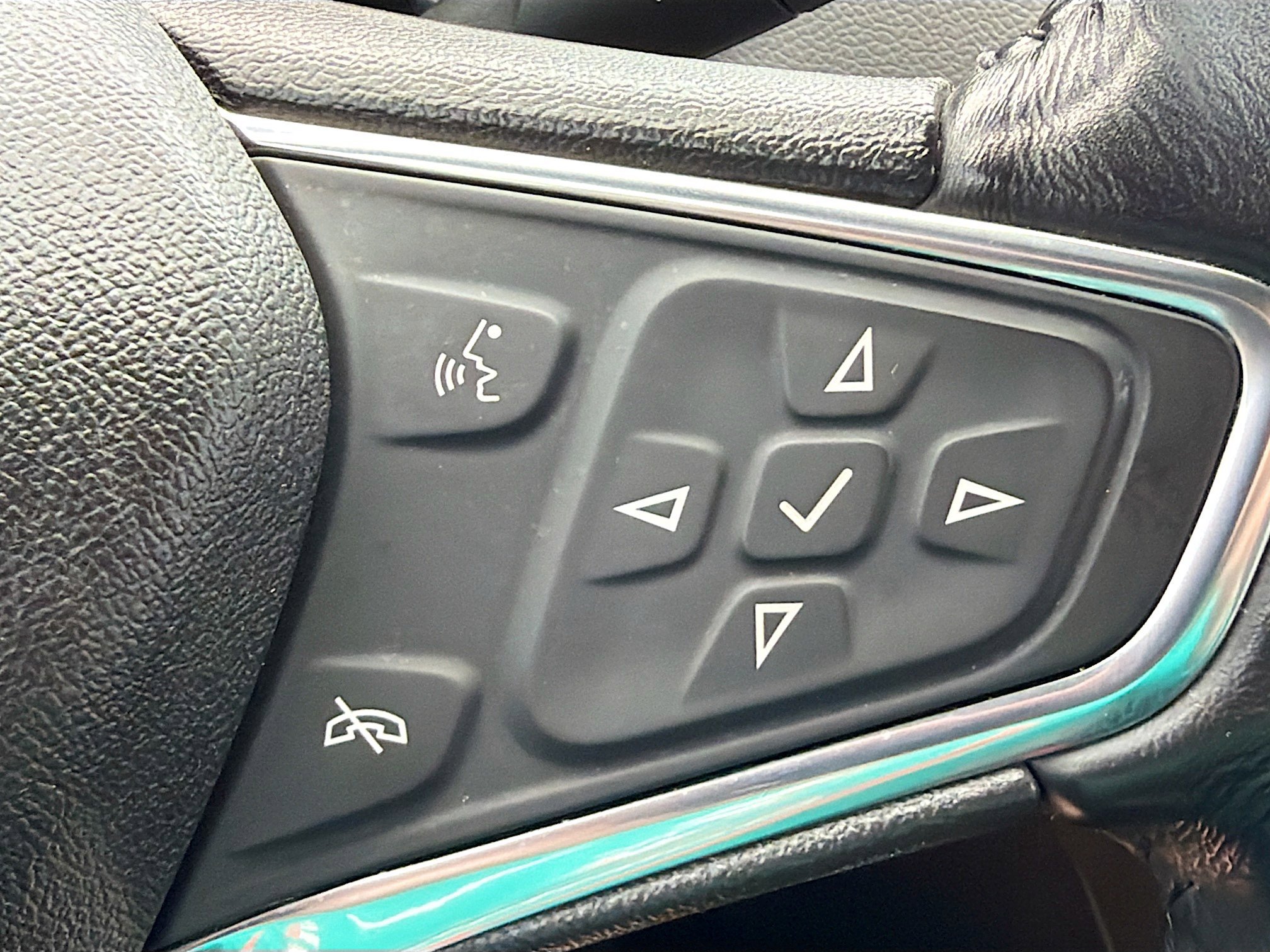 Used 2019 Chevrolet Equinox LT image 36