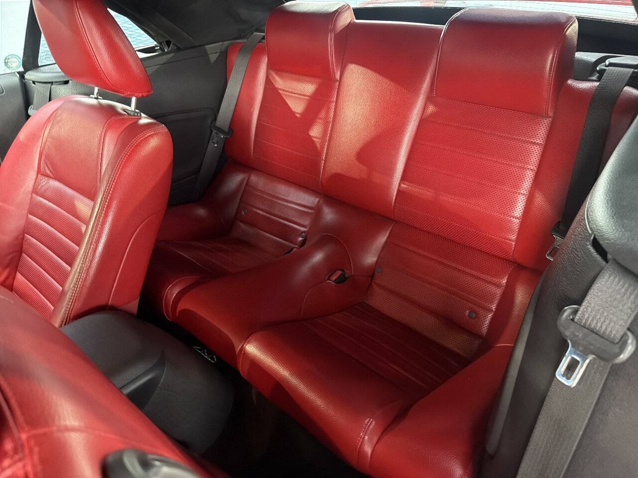 Used 2005 Ford Mustang GT Premium RWD image 17