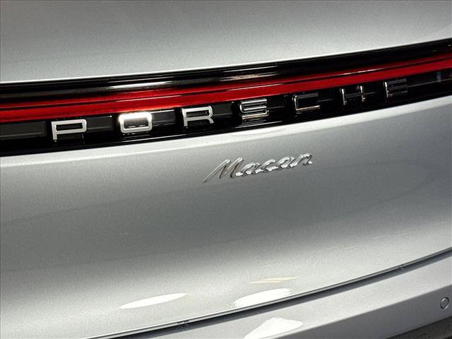 Used 2026 Porsche Macan AWD/4WD image 26