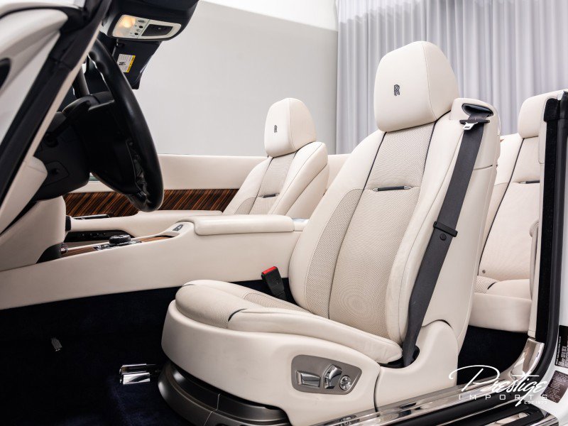 Used 2016 Rolls-Royce Dawn image 29
