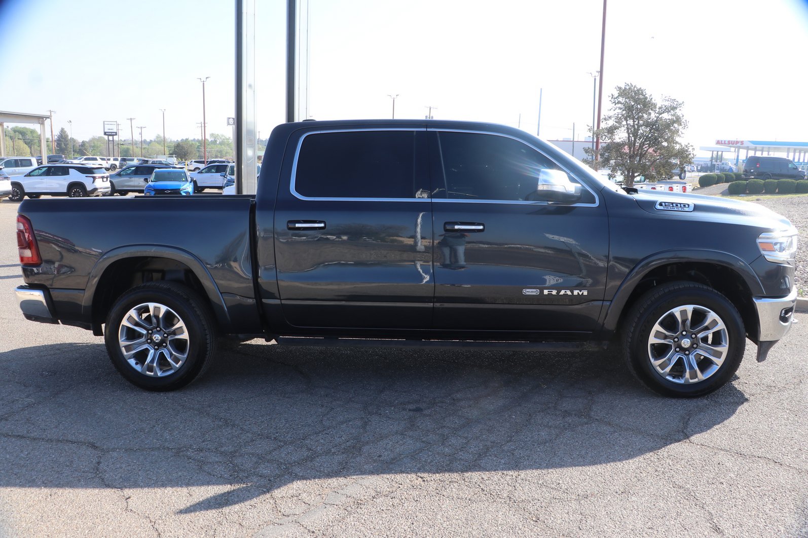 Used 2019 RAM 1500 Limited AWD/4WD image 8