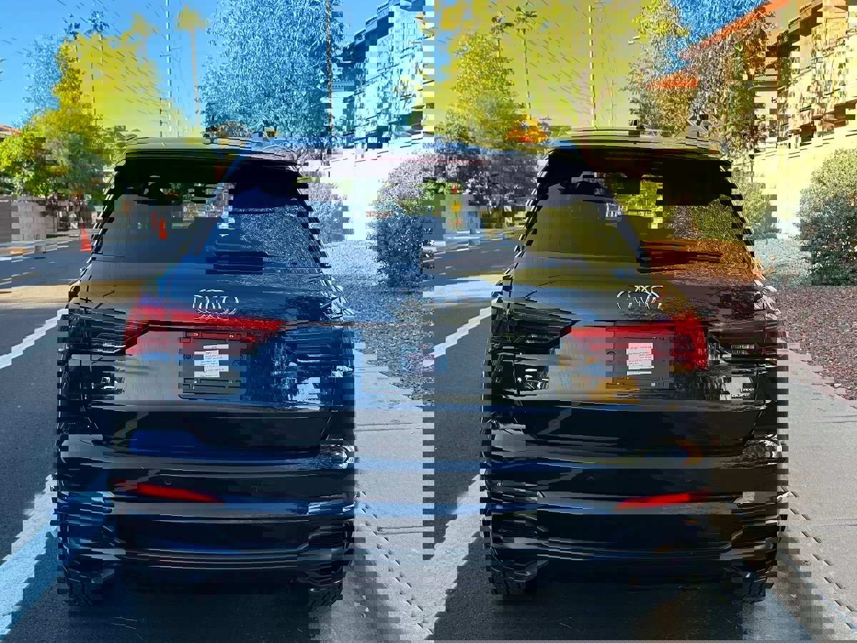 Used 2022 Audi Q3 2.0T Premium w/ Convenience Package image 7