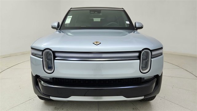 Used 2025 Rivian R1S Adventure image 2