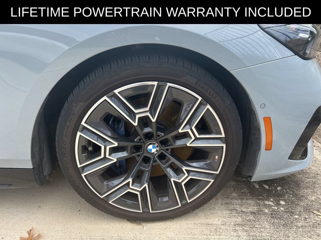 Used 2026 BMW 550e xDrive w/ Executive Package AWD/4WD image 2