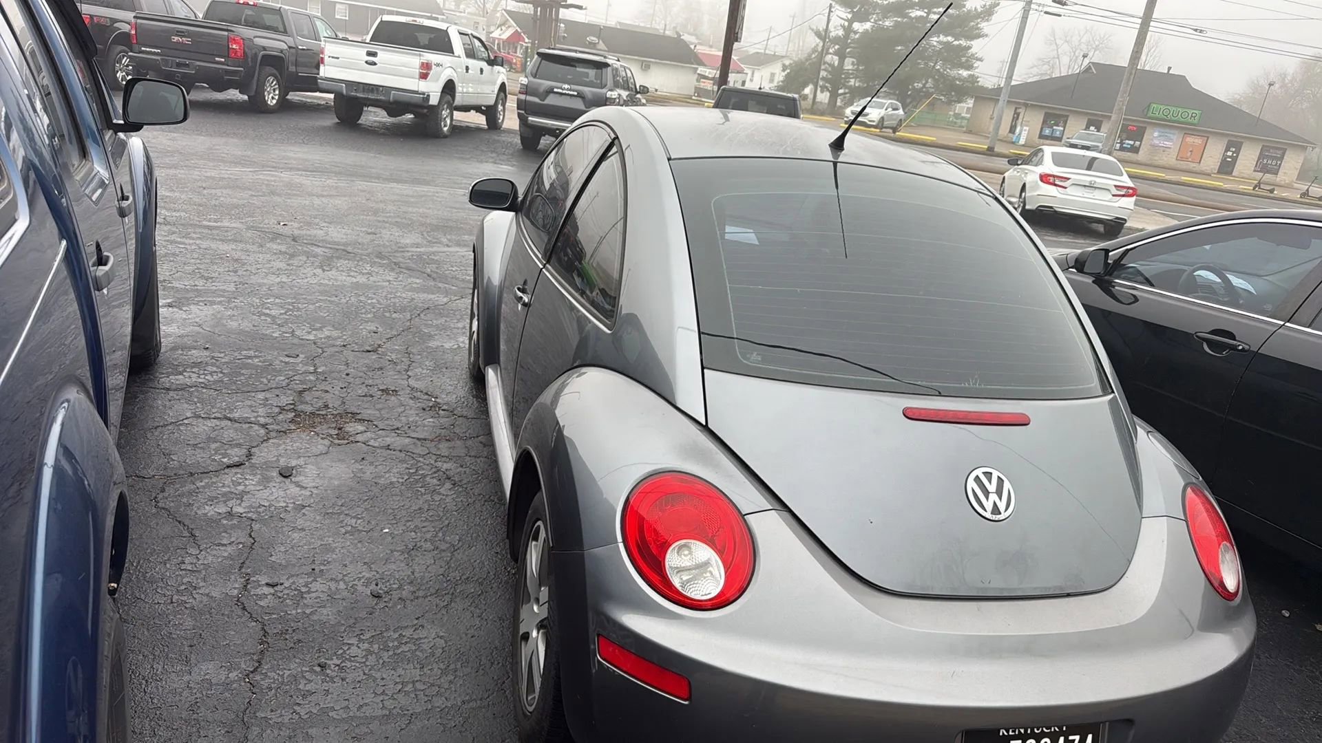 Used 2006 Volkswagen Beetle Coupe image 2