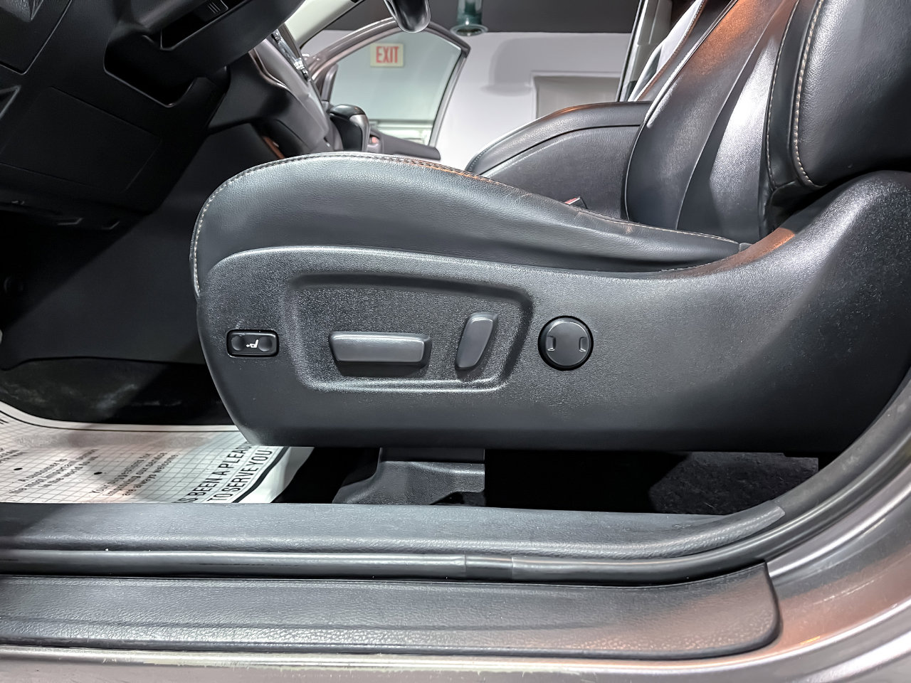 Used 2018 Toyota Highlander XLE image 19