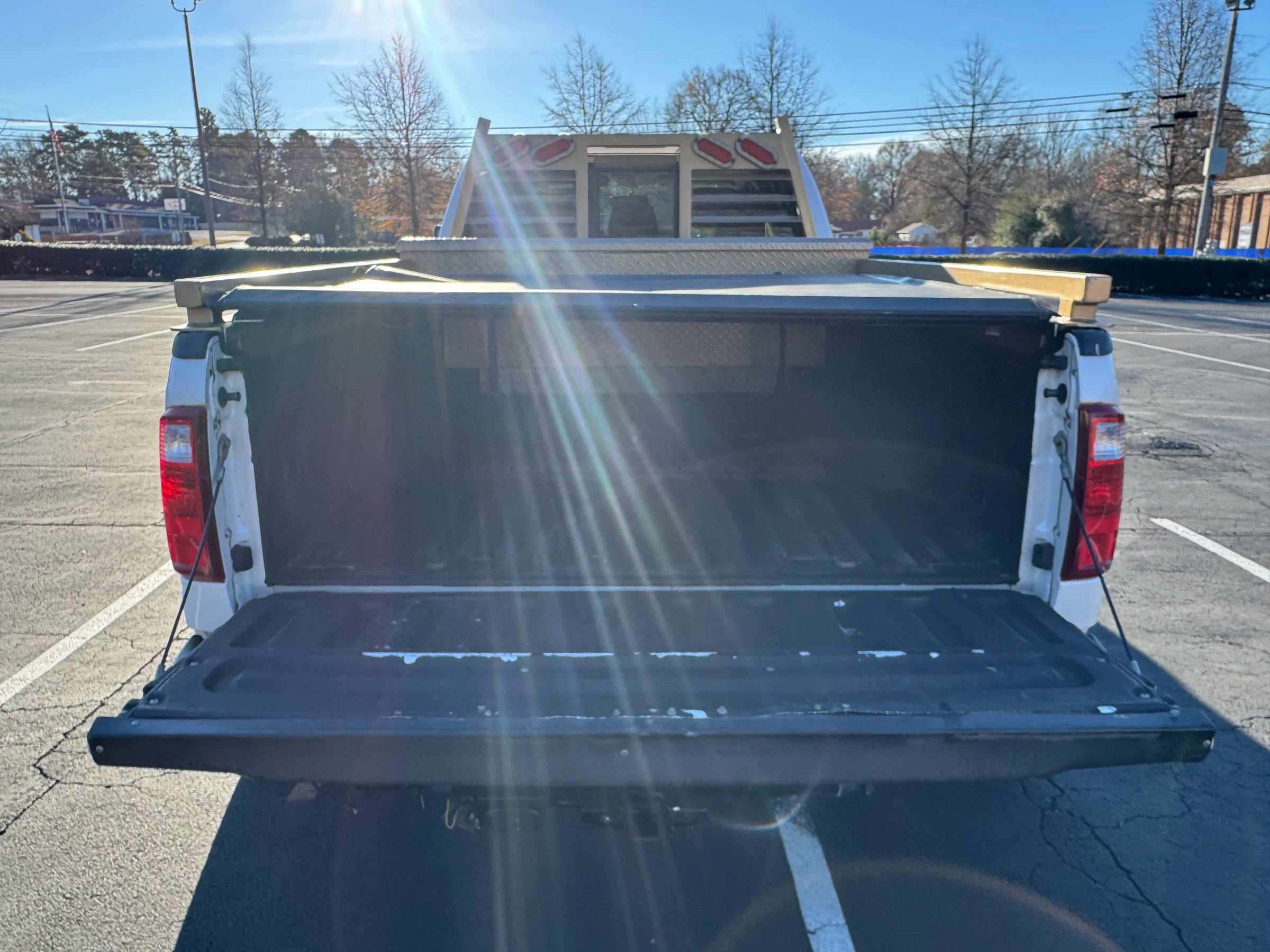 Used 2015 Ford F450 Lariat w/ Lariat Interior Package image 7