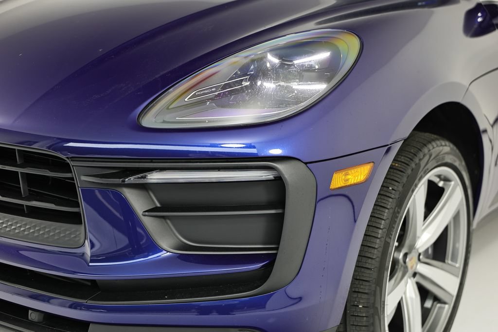 Certified 2026 Porsche Macan AWD/4WD image 11