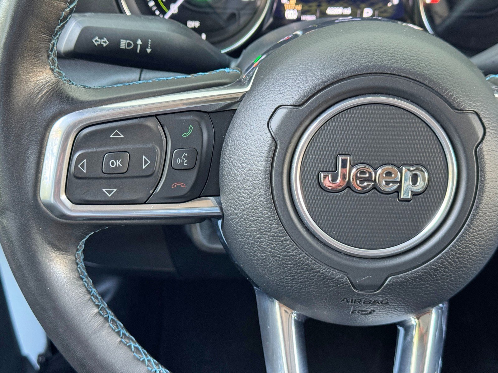 Used 2022 Jeep Wrangler Unlimited Rubicon 4xe w/ Cold Weather Group AWD/4WD image 23