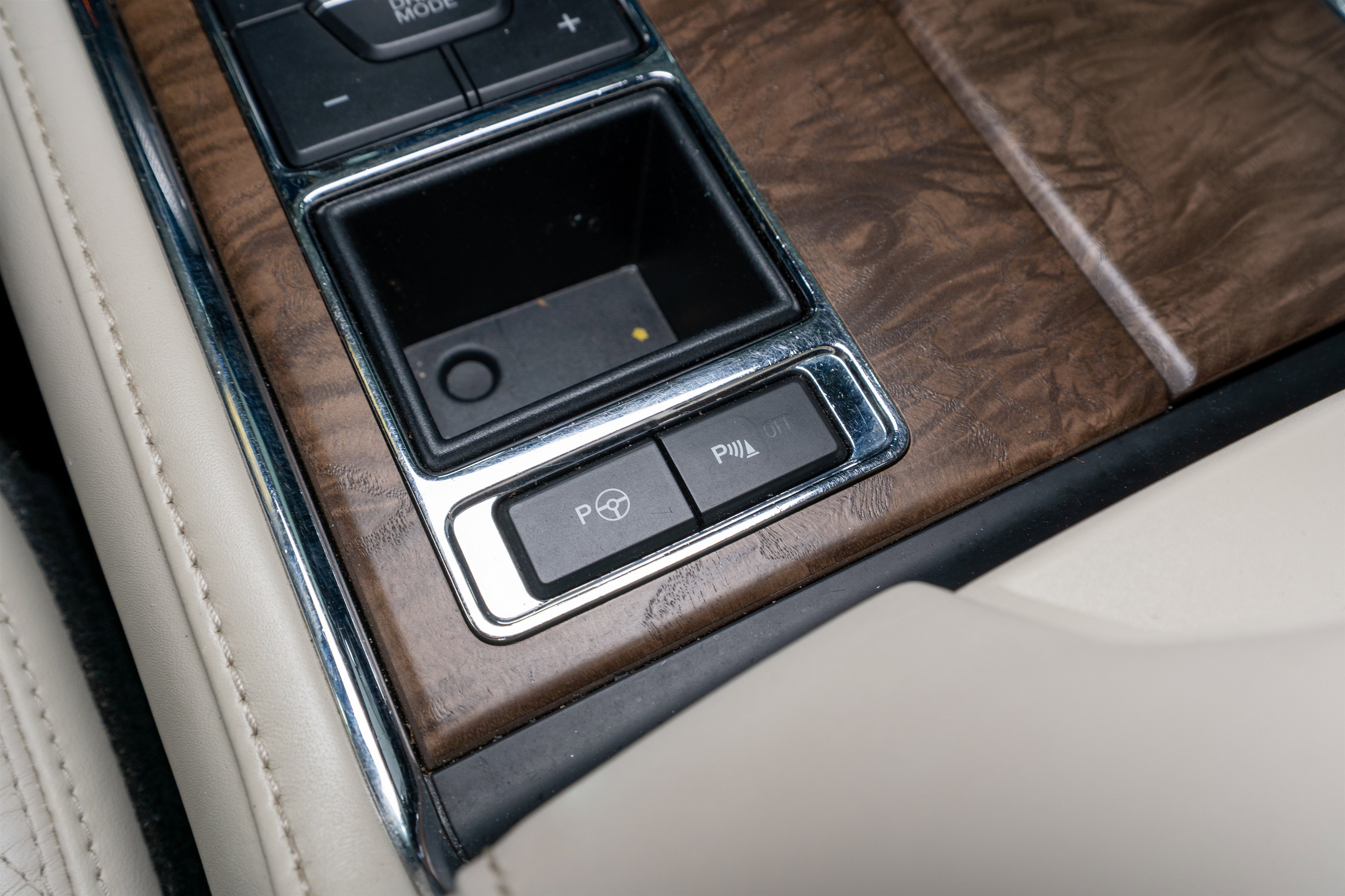 Used 2020 Ford Expedition Platinum image 28