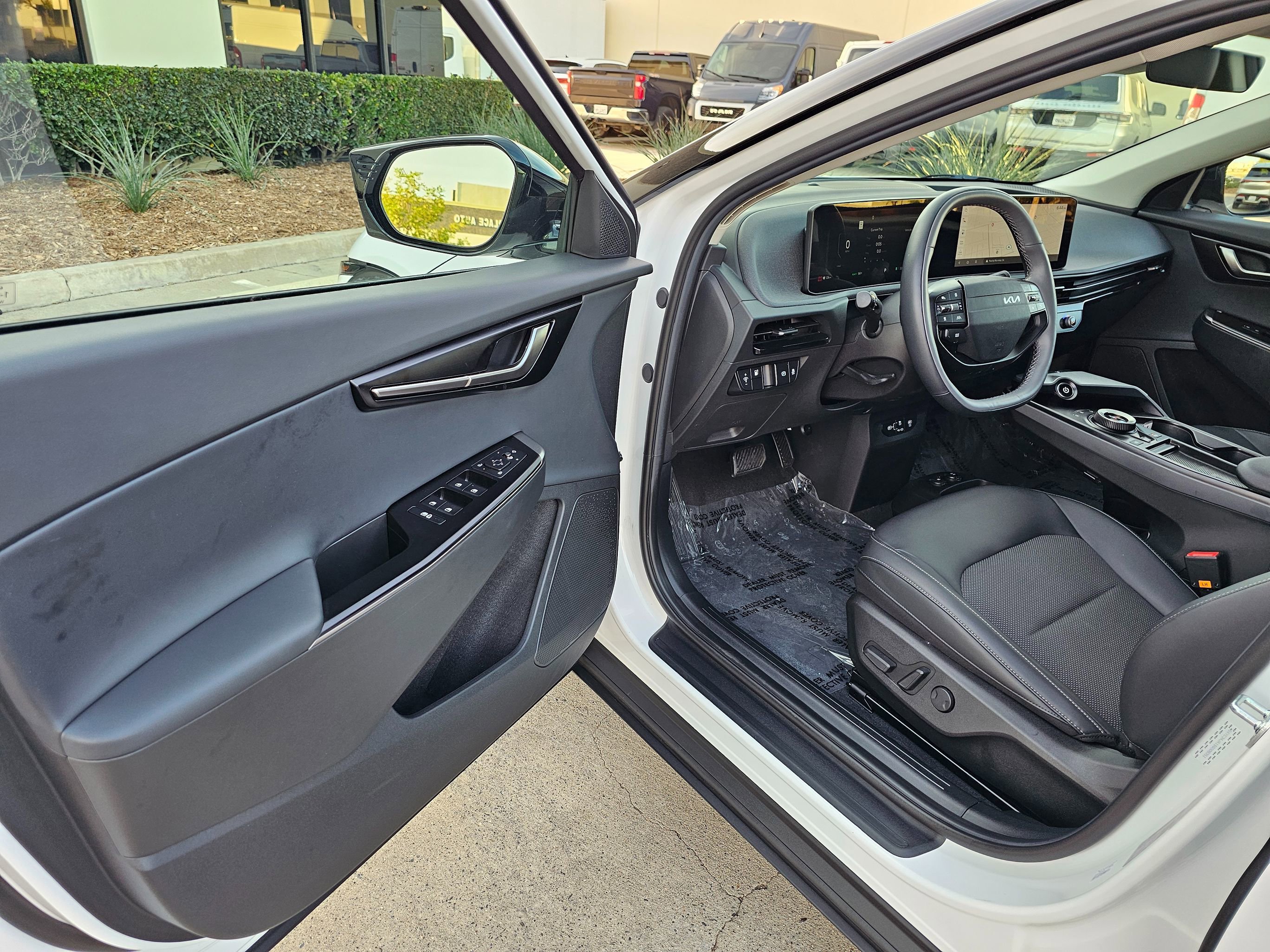 Used 2025 Kia EV6 Light image 16
