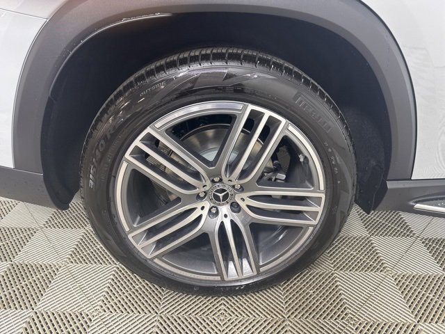 New 2026 Mercedes-Benz GLS 450 4MATIC image 9