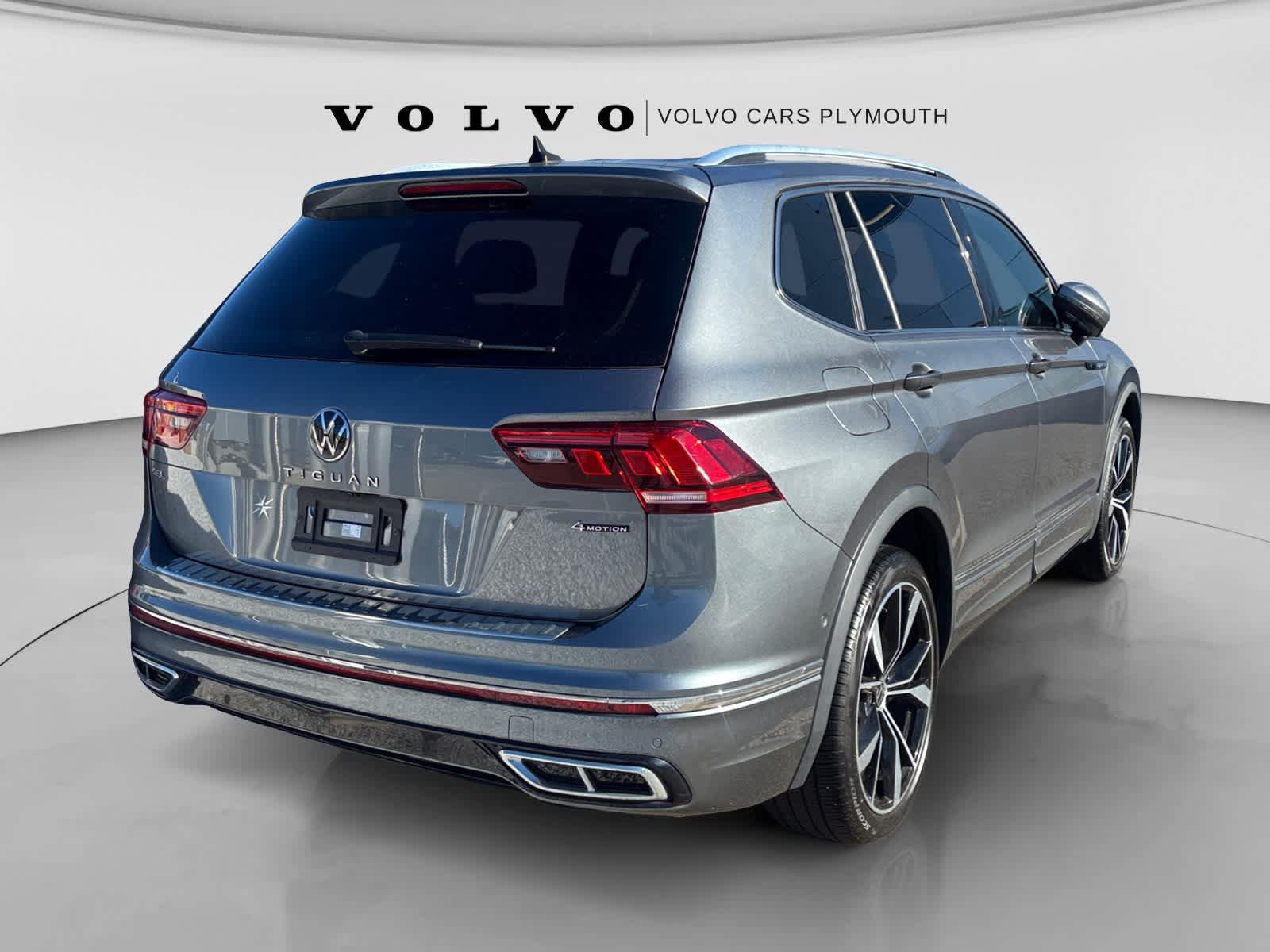 Used 2022 Volkswagen Tiguan SEL R-Line AWD/4WD image 7