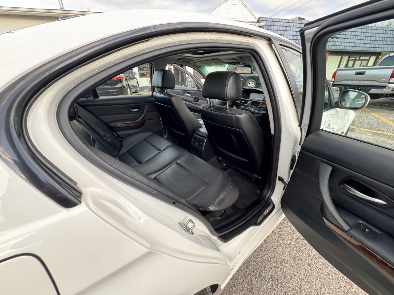 Used 2011 BMW 335i 335i 4dr Sedan image 46