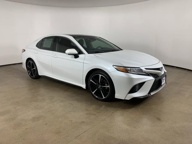 Used 2019 Toyota Camry XSE image 5