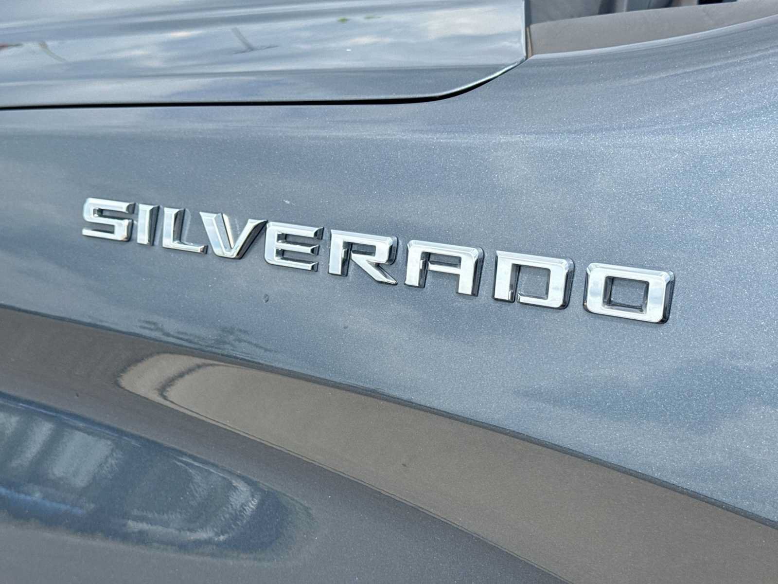 Used 2020 Chevrolet Silverado 1500 LT AWD/4WD image 12
