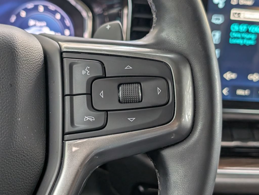 Used 2025 Chevrolet Silverado 1500 LT Trail Boss w/ Dark Appearance Package AWD/4WD image 31