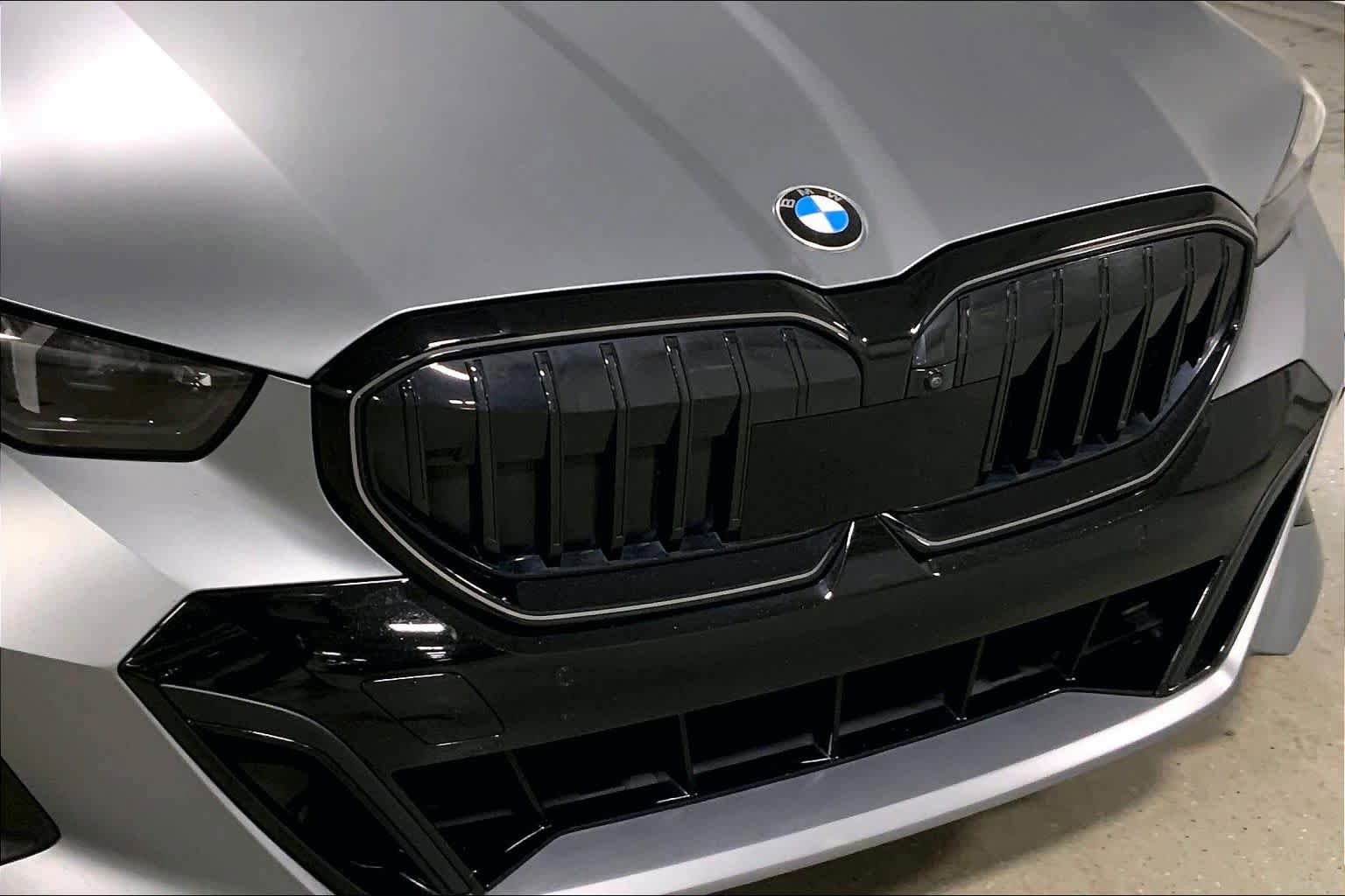 Certified 2024 BMW 540i xDrive w/ Premium Package AWD/4WD image 32