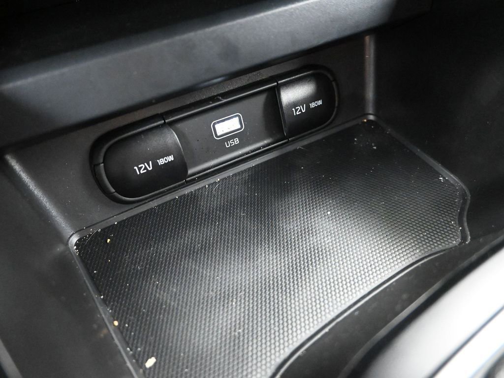 Certified 2025 Kia Soul LX w/ LX Technology Package image 20