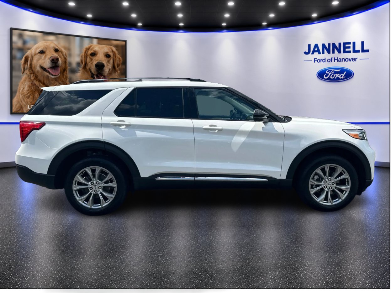 Used 2024 Ford Explorer XLT w/ Equipment Group 202A AWD/4WD image 4