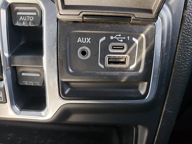 Used 2019 Jeep Wrangler Unlimited Sahara w/ Cold Weather Group image 22