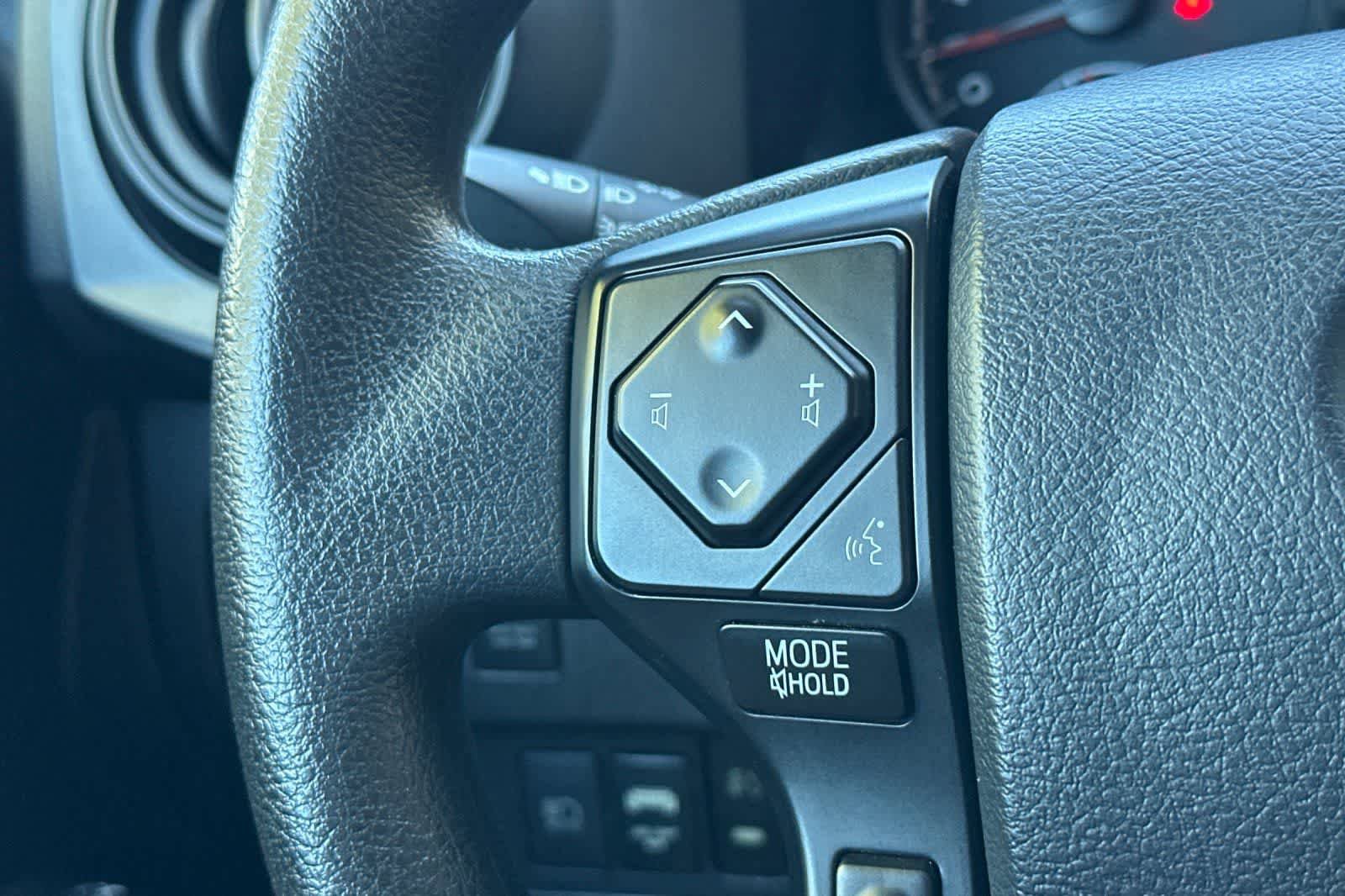 Used 2020 Toyota Tacoma SR AWD/4WD image 23