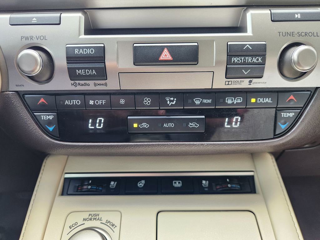 Used 2016 Lexus ES 350 w/ Luxury Package w/Wood Trim FWD image 20
