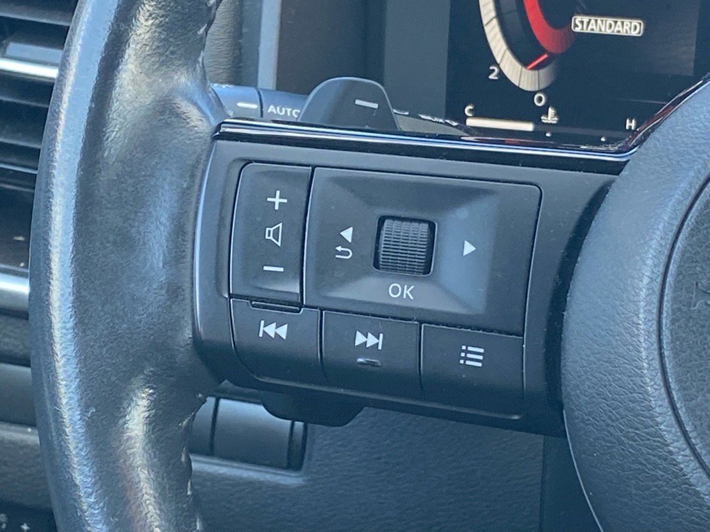 Used 2021 Nissan Rogue Platinum image 6