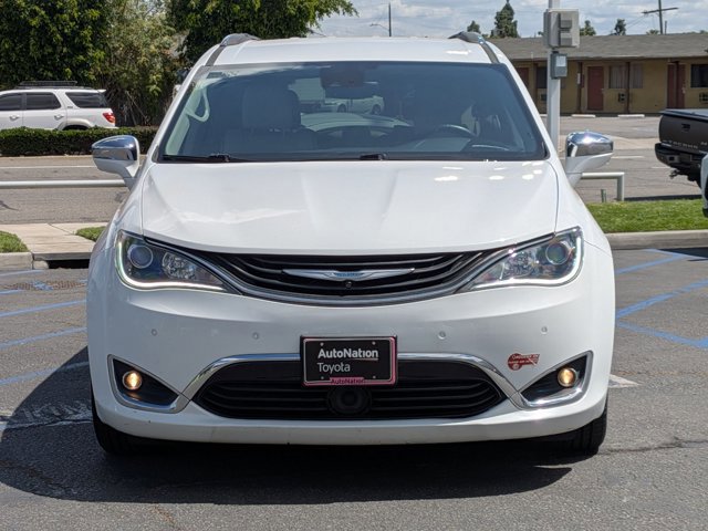 Used 2018 Chrysler Pacifica Limited w/ Advanced Safetytec Group FWD image 2