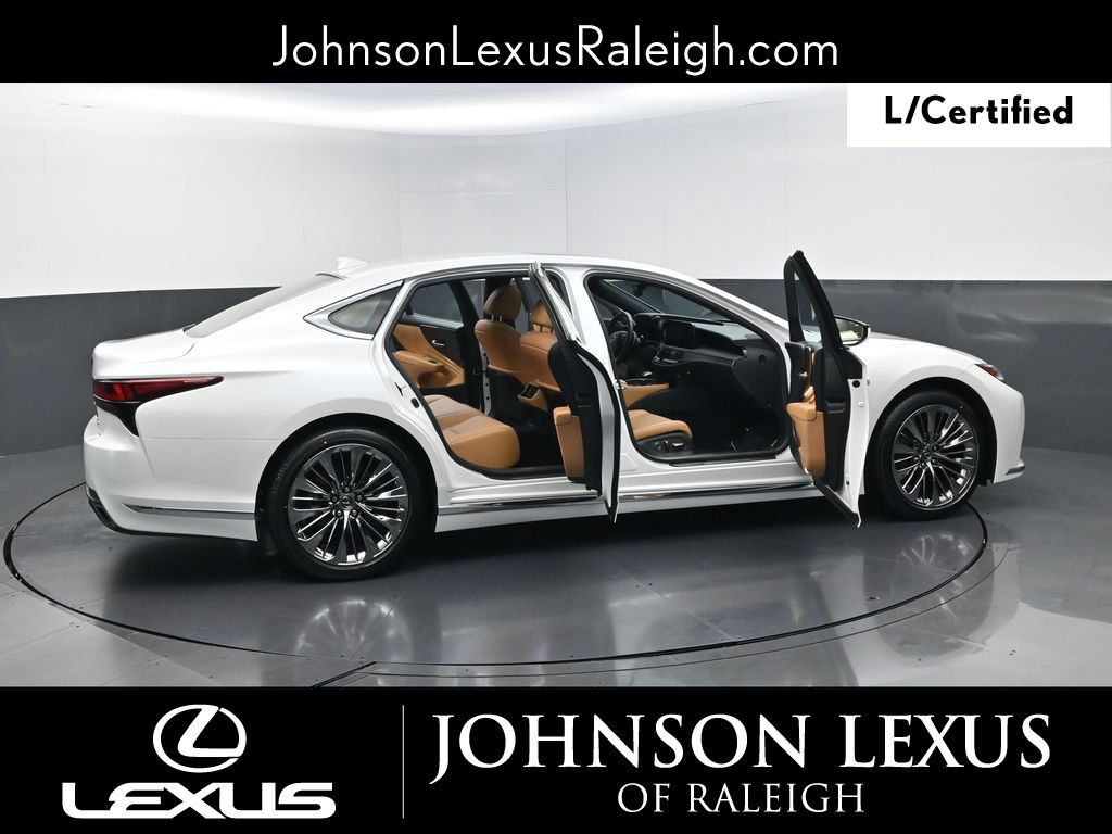 Certified 2021 Lexus LS 500 w/ Accessory Package (Z2) RWD image 32