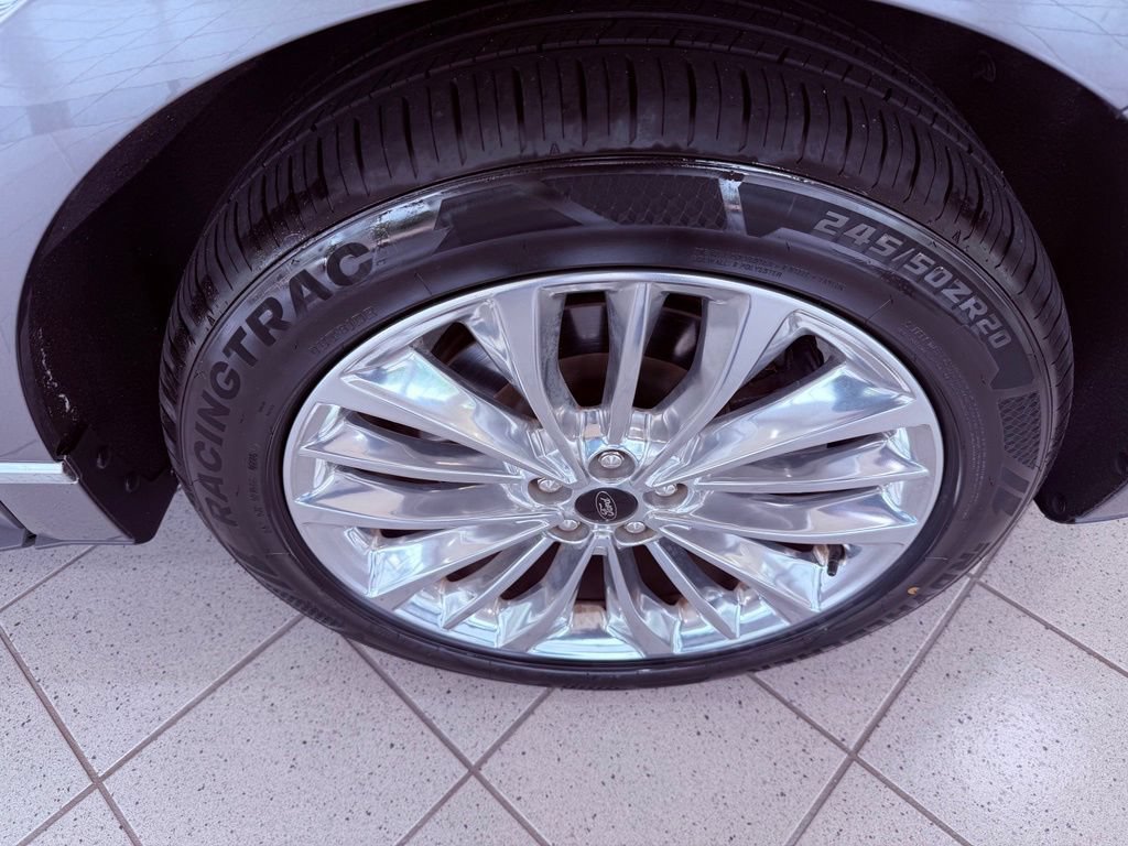 Used 2022 Ford Edge Titanium w/ Equipment Group 301A AWD/4WD image 18