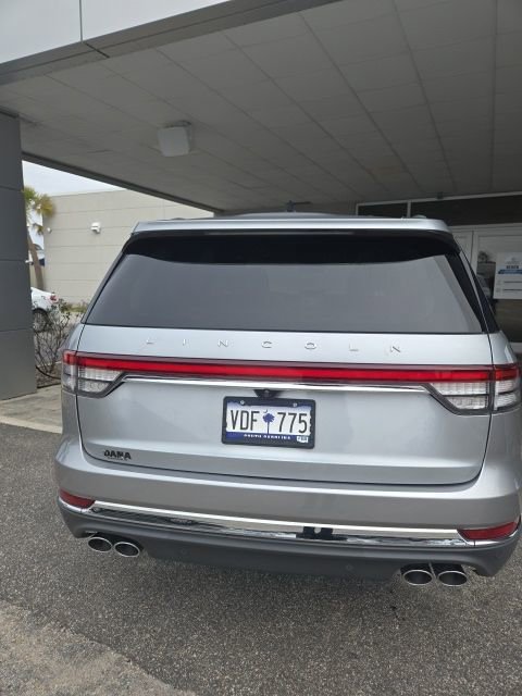 Used 2023 Lincoln Aviator AWD w/ Premium Package image 5