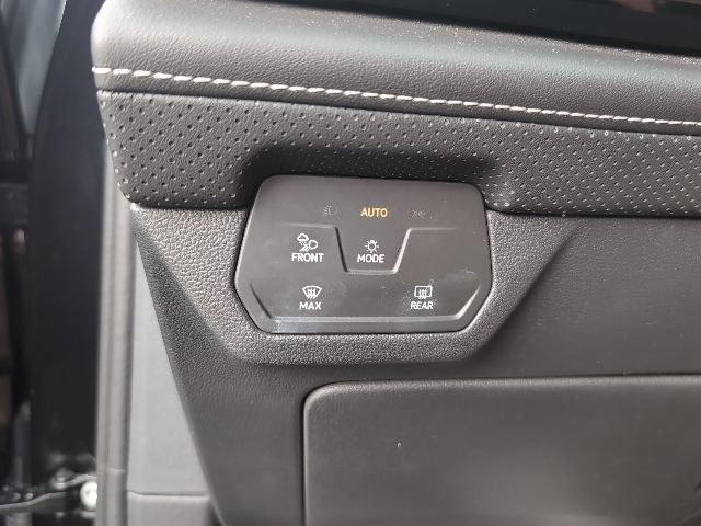 Used 2024 Volkswagen Atlas SE FWD image 19