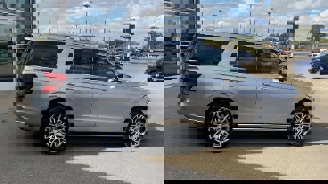 Certified 2023 Ford Expedition Platinum image 2