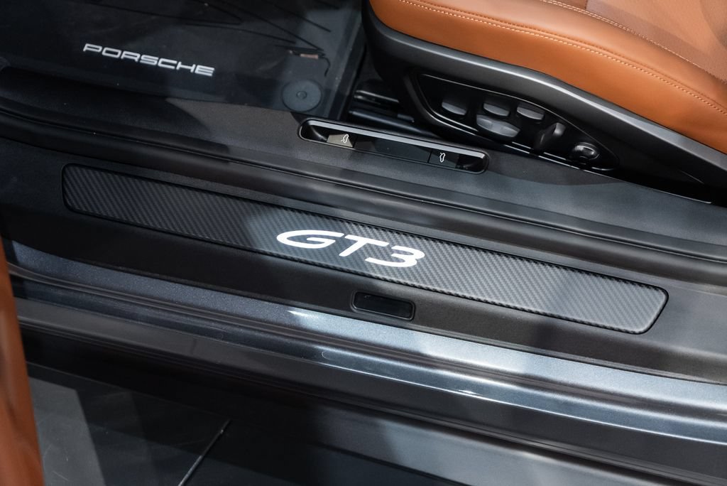 Used 2026 Porsche 911 GT3 RWD image 19