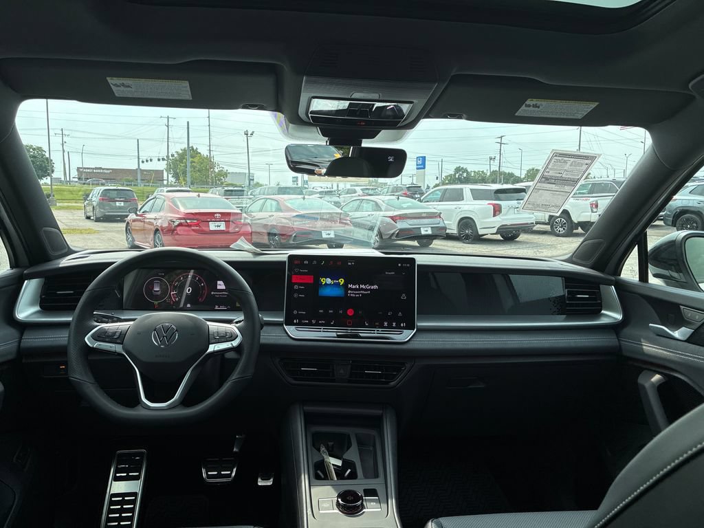 New 2026 Volkswagen Tiguan SE R-Line AWD/4WD image 18