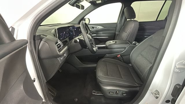 Used 2025 Chevrolet Traverse LT AWD/4WD image 11