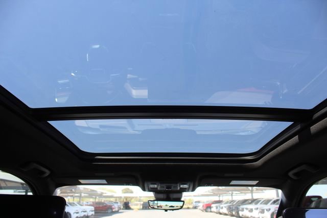 Used 2025 GMC Yukon Denali w/ Denali Reserve Package image 23