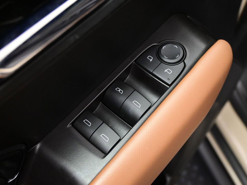 Used 2023 GMC Canyon AT4 w/ AT4 Premium Package AWD/4WD image 12