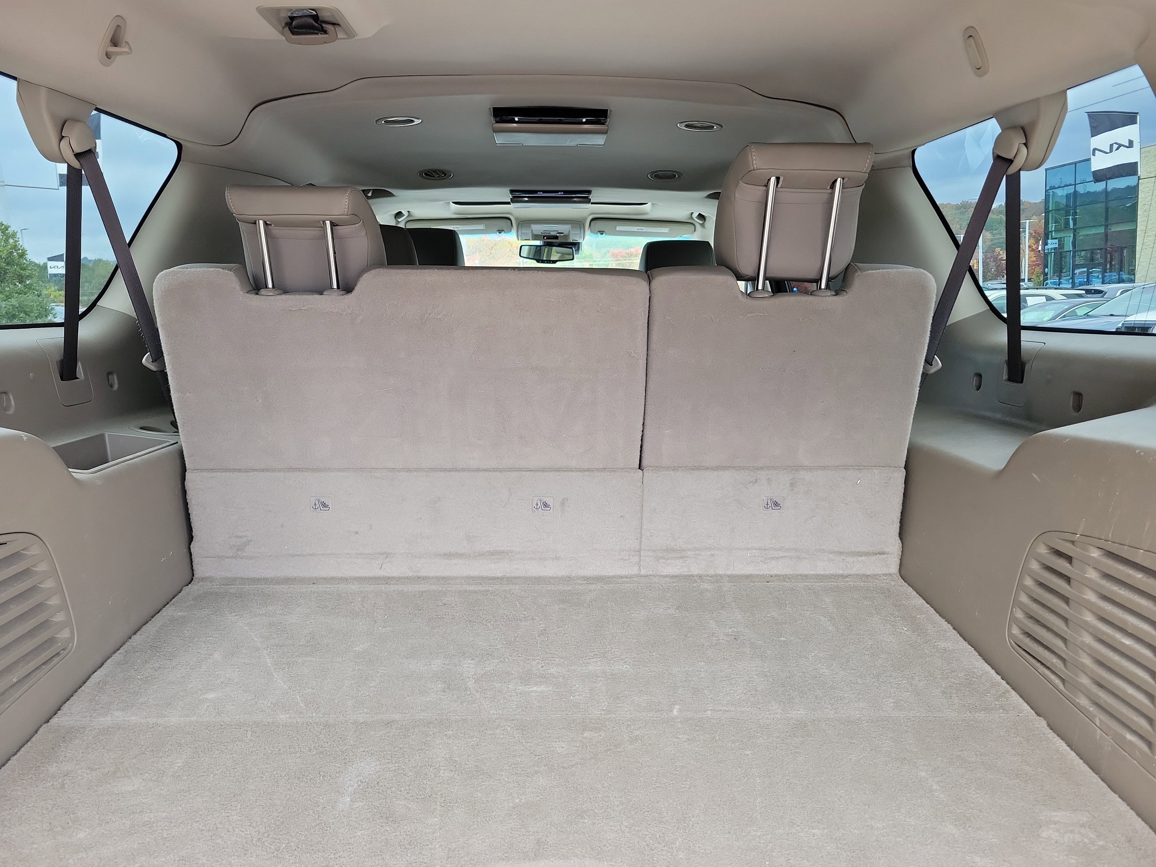 Used 2020 Chevrolet Suburban Premier image 30