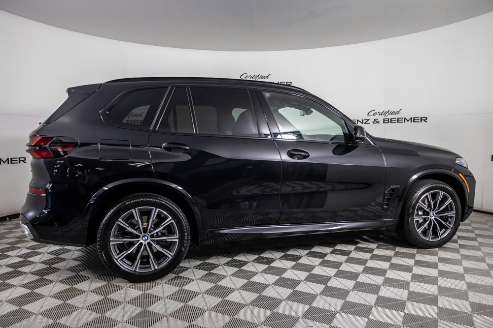 Used 2026 BMW X5 sDrive40i w/ M Sport Package image 9