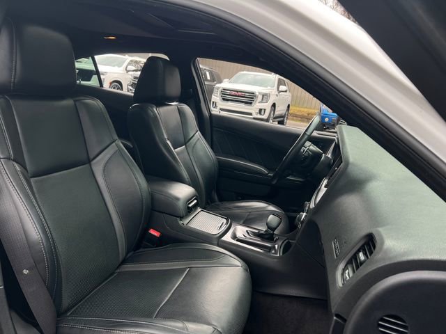 Used 2017 Dodge Charger SXT w/ Premium Group image 36