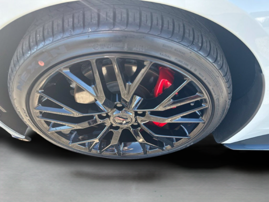 Used 2015 Chevrolet Corvette Stingray Coupe w/ ZF1 Appearance Package RWD image 31