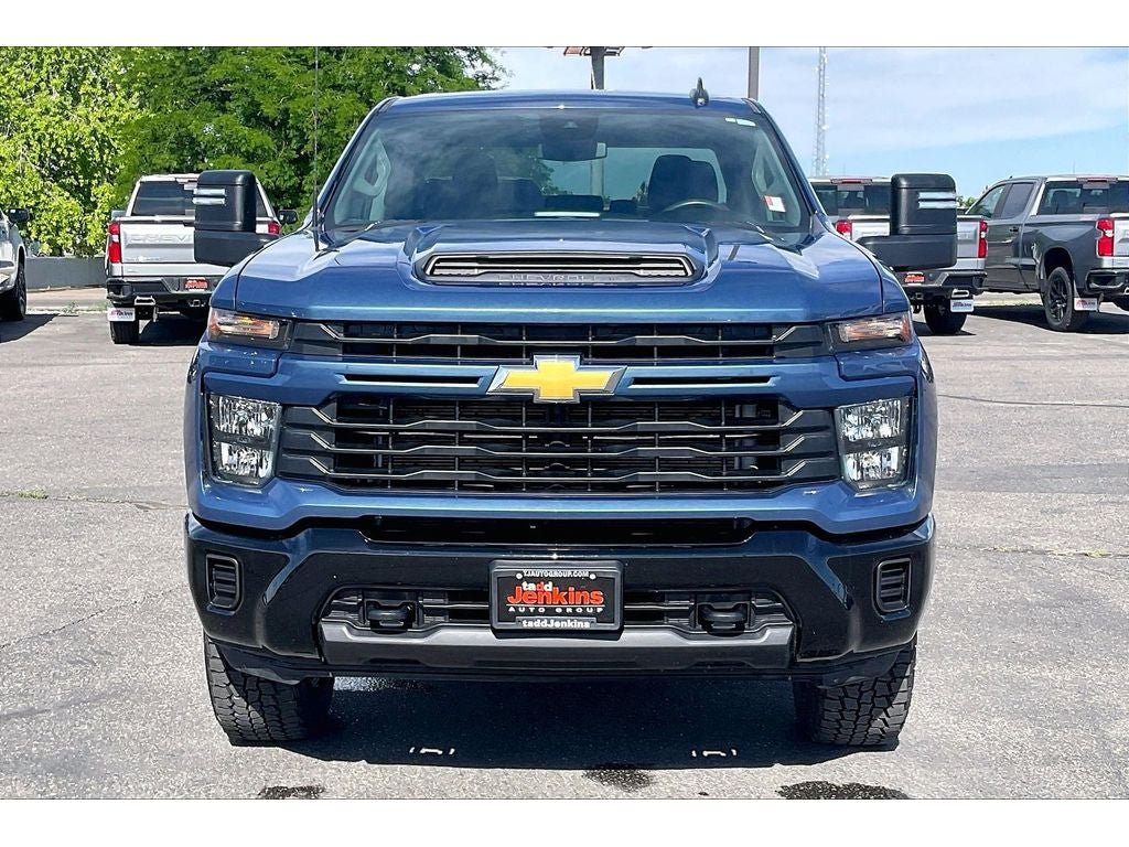 Used 2024 Chevrolet Silverado 2500 Custom AWD/4WD image 3