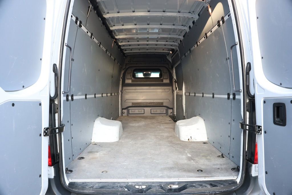 Used 2023 Mercedes-Benz Sprinter 4500 w/ Acoustic Package image 19