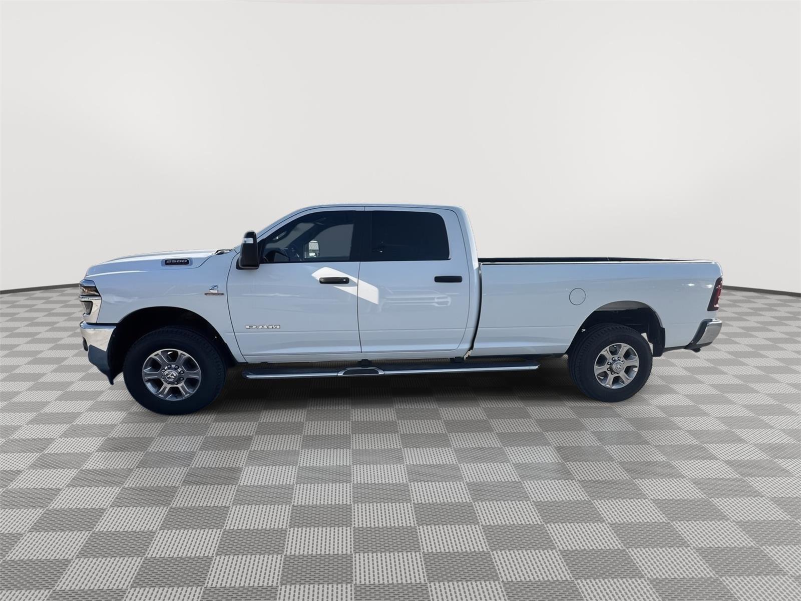 Used 2025 RAM 2500 Big Horn AWD/4WD image 2