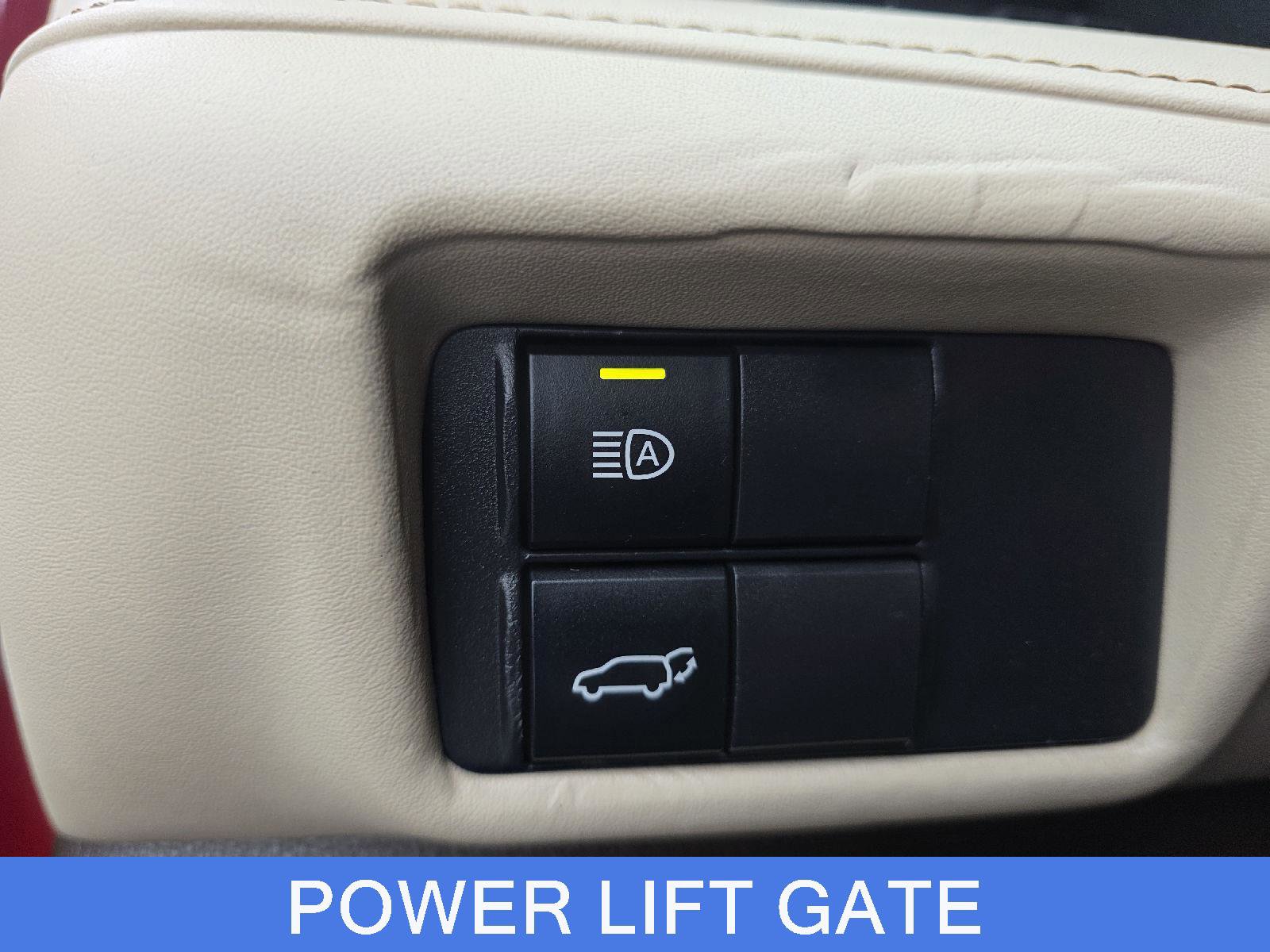 Used 2021 Toyota Highlander XLE image 29