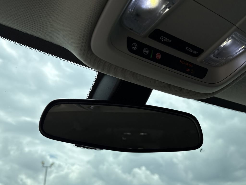 Used 2021 Chevrolet Traverse LS FWD image 19