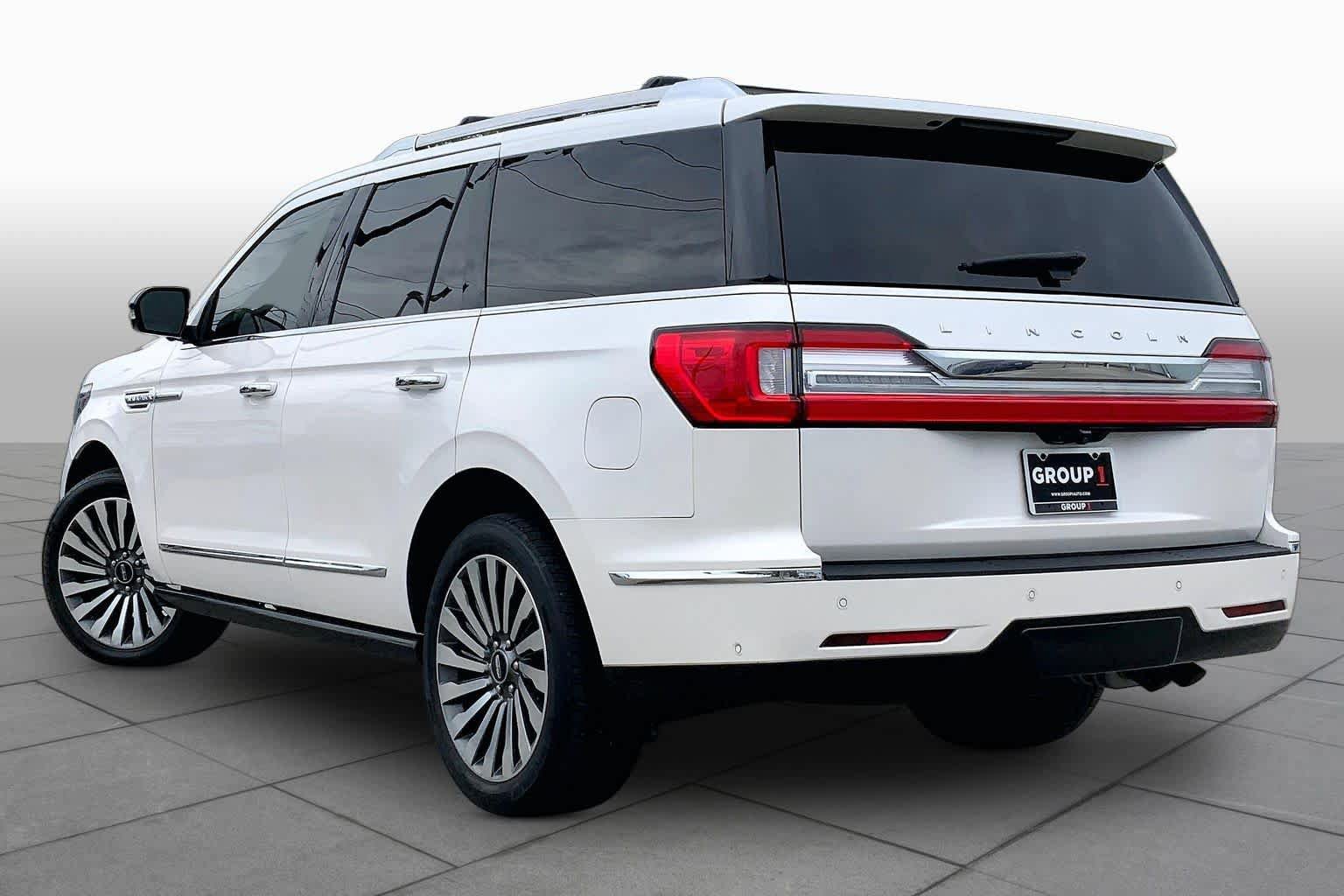 Used 2019 Lincoln Navigator Reserve AWD/4WD image 12