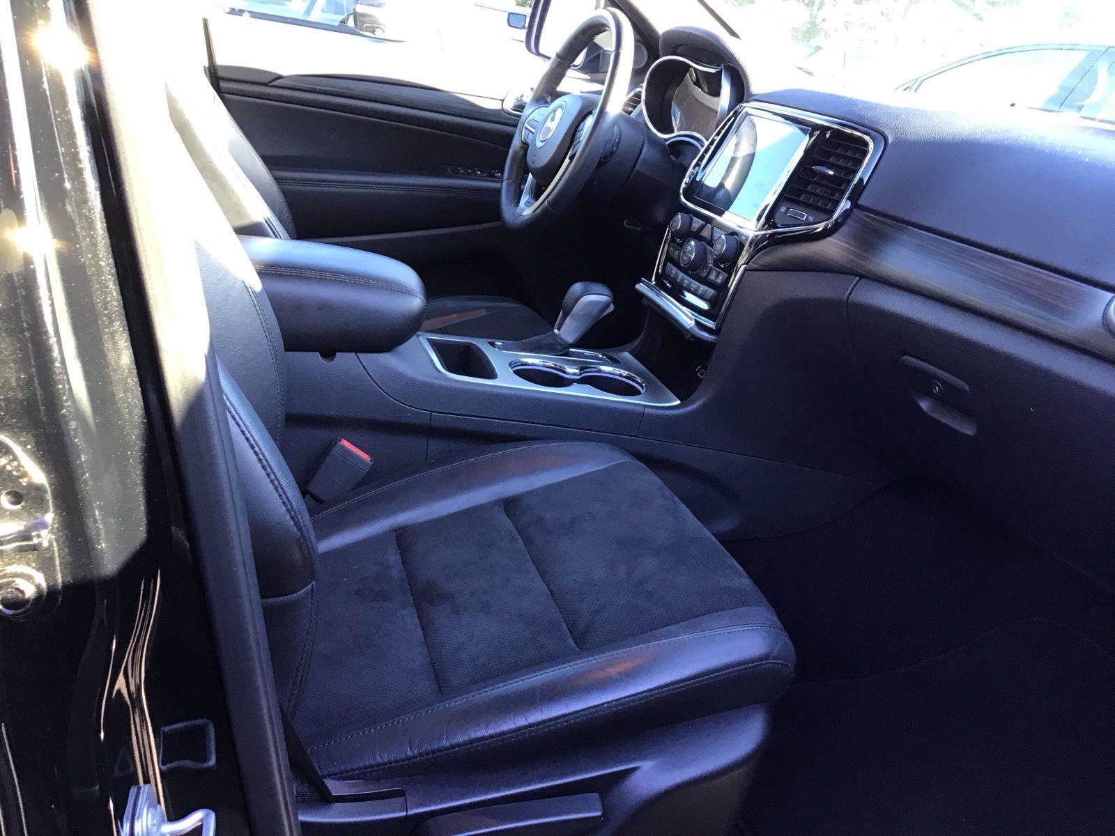 Used 2019 Jeep Grand Cherokee Laredo w/ Laredo X Package RWD image 6